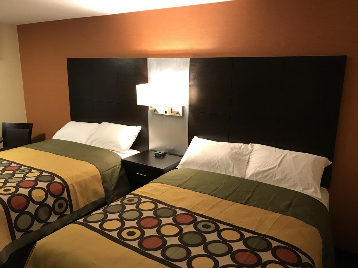 Bay Hill Inns & Suites Neepawa Extérieur photo