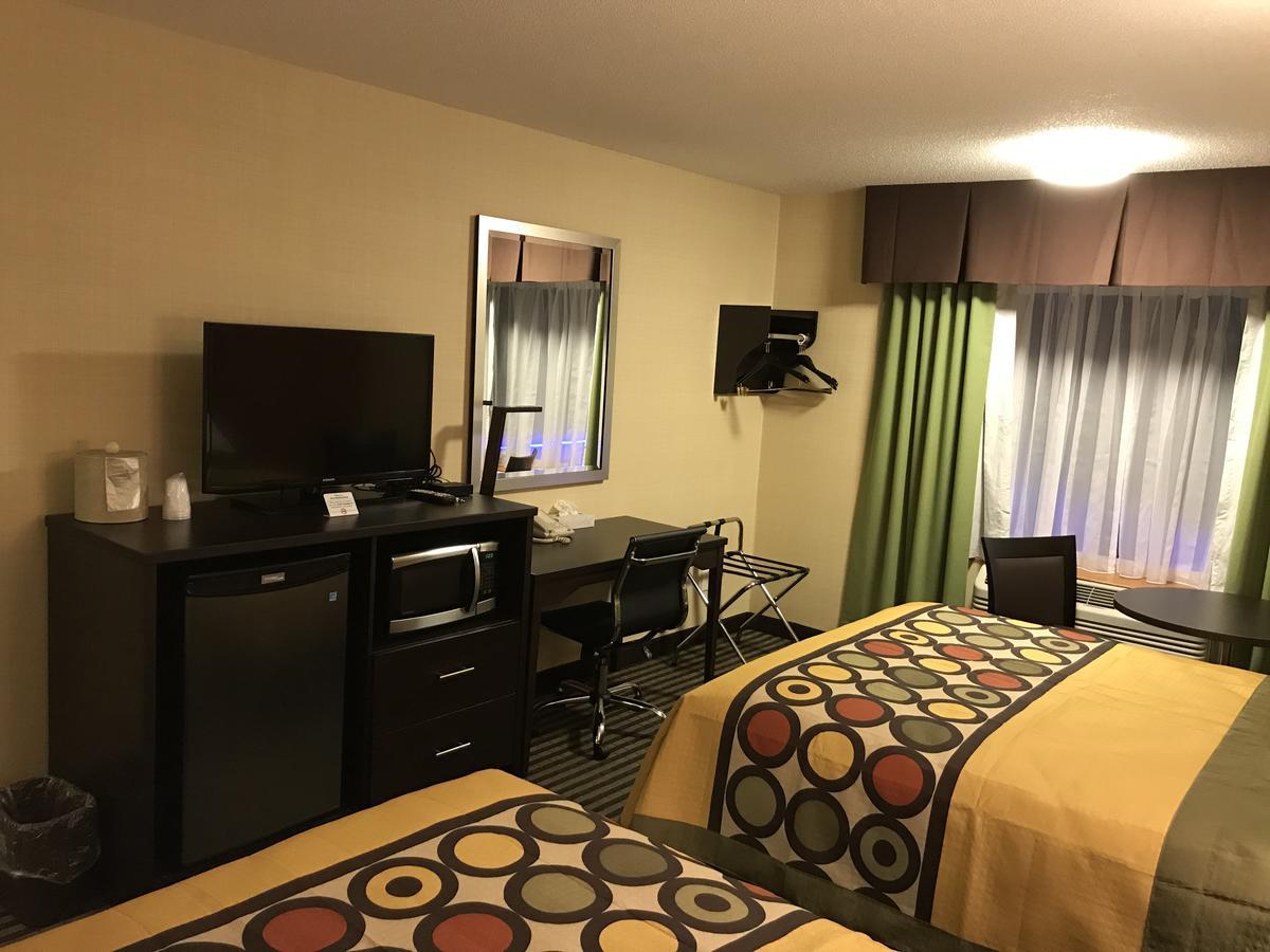 Bay Hill Inns & Suites Neepawa Extérieur photo