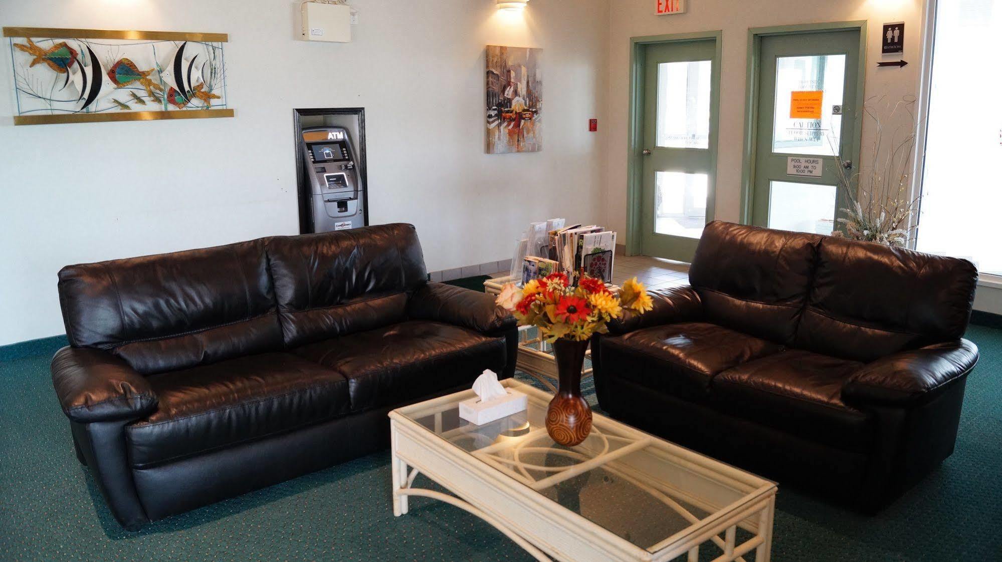 Bay Hill Inns & Suites Neepawa Extérieur photo