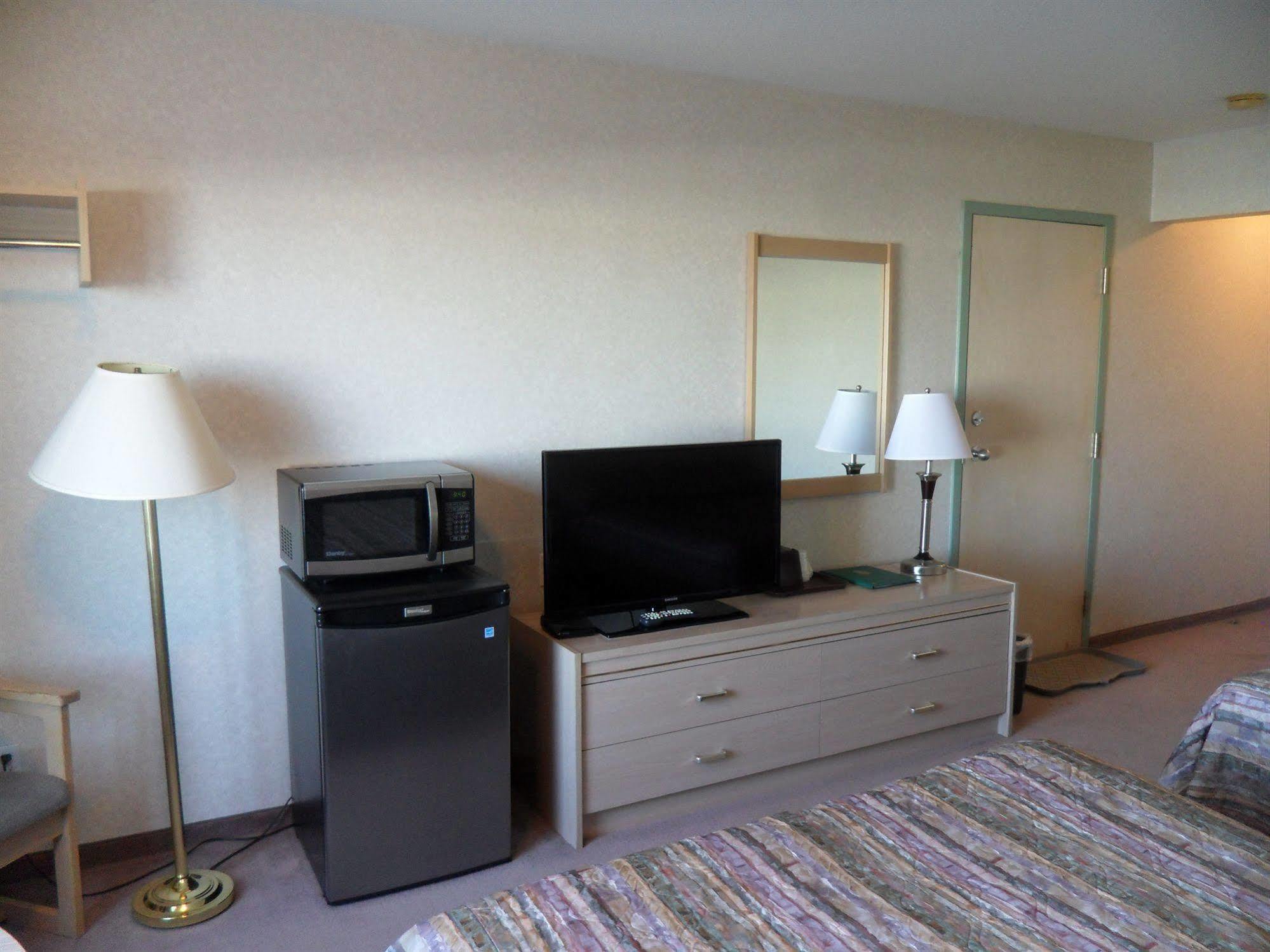 Bay Hill Inns & Suites Neepawa Extérieur photo