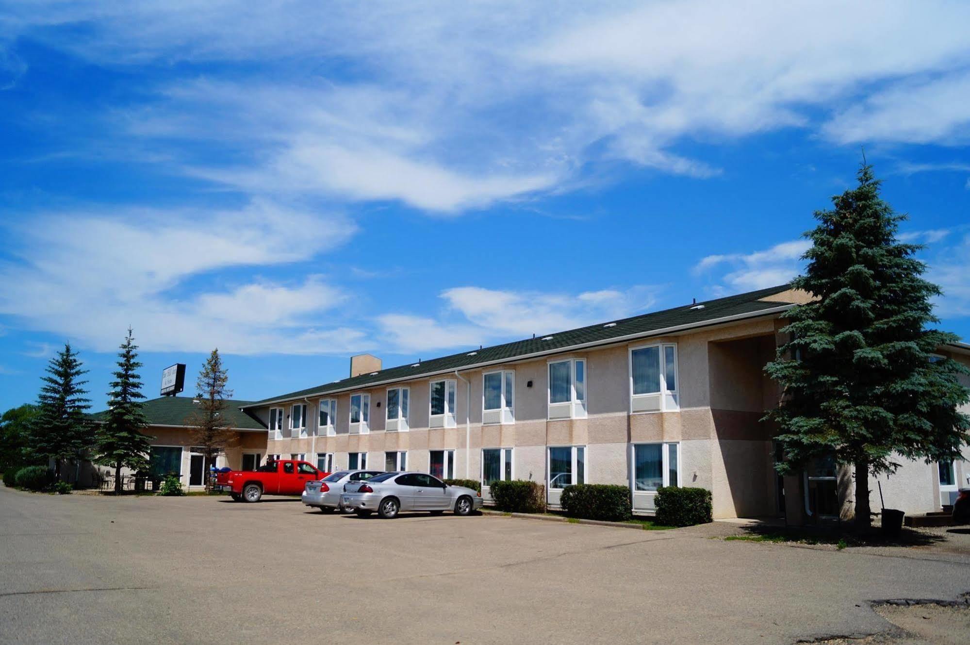 Bay Hill Inns & Suites Neepawa Extérieur photo