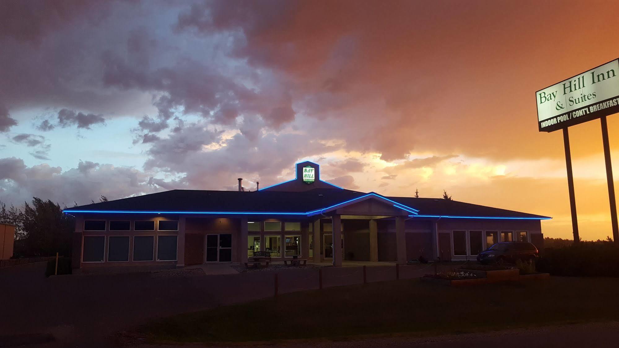 Bay Hill Inns & Suites Neepawa Extérieur photo