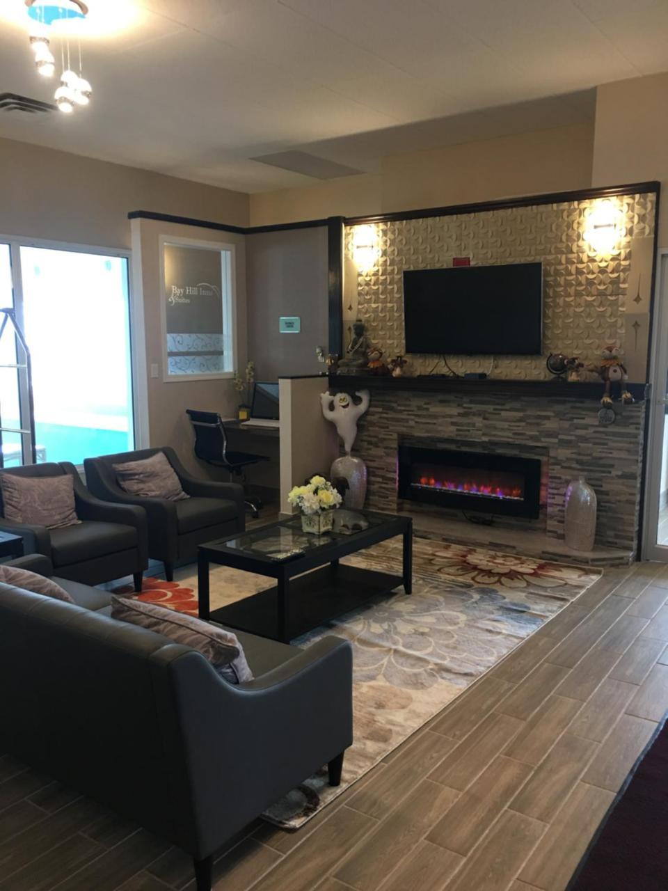 Bay Hill Inns & Suites Neepawa Extérieur photo