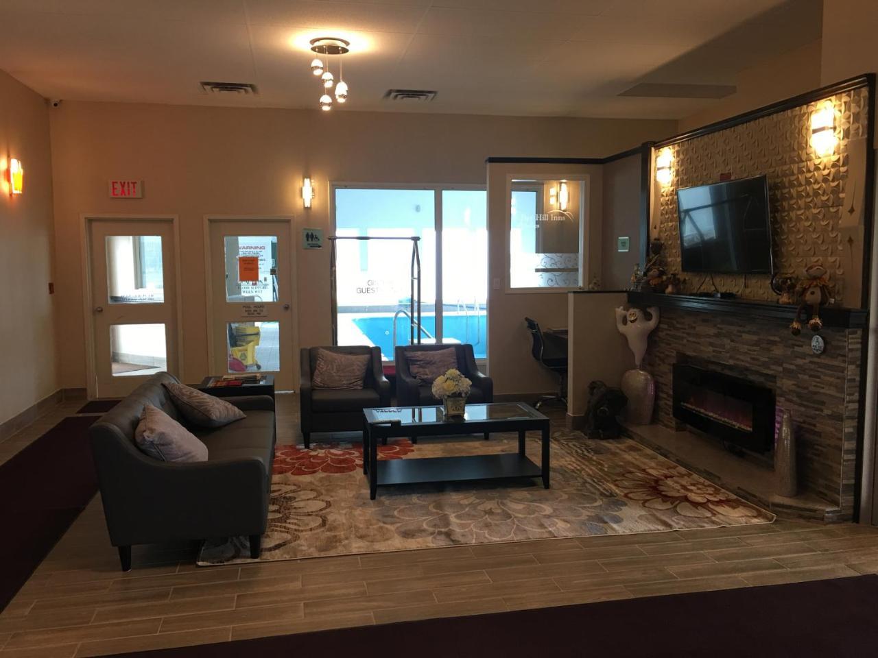 Bay Hill Inns & Suites Neepawa Extérieur photo